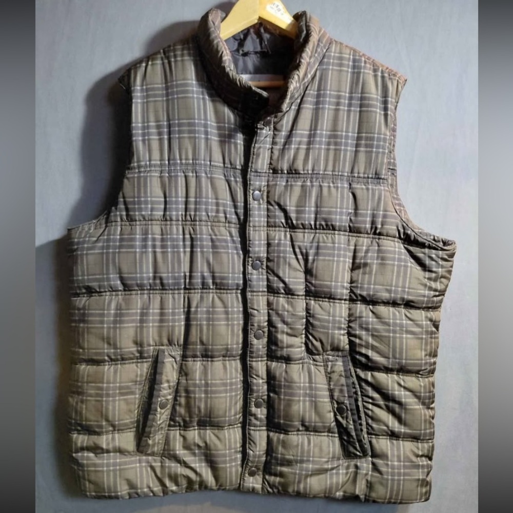 WindRiver Men's Plaid Puffer Vest